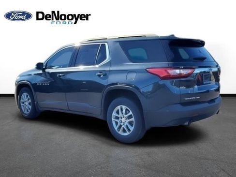 Used 2020 Chevrolet Traverse LT w/ Driver Confidence II Package image 4