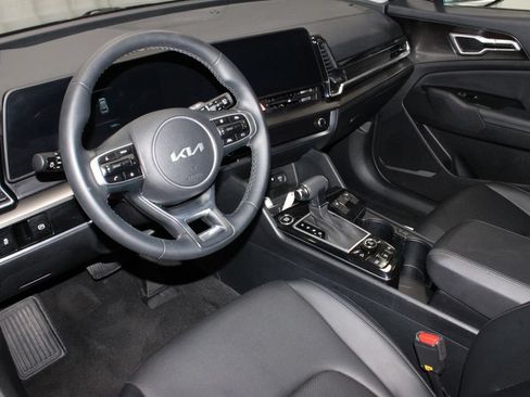 Used 2025 Kia Sportage EX AWD/4WD image 18