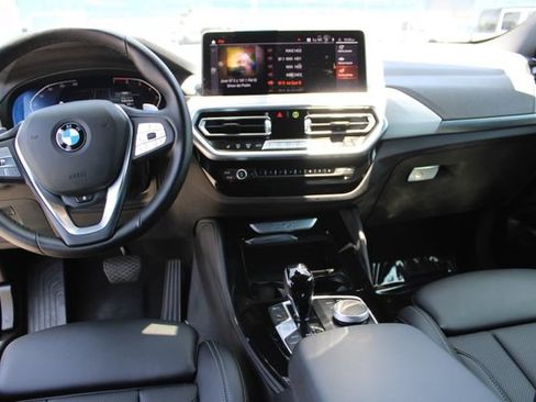 Used 2025 BMW X4 xDrive30i AWD/4WD image 15