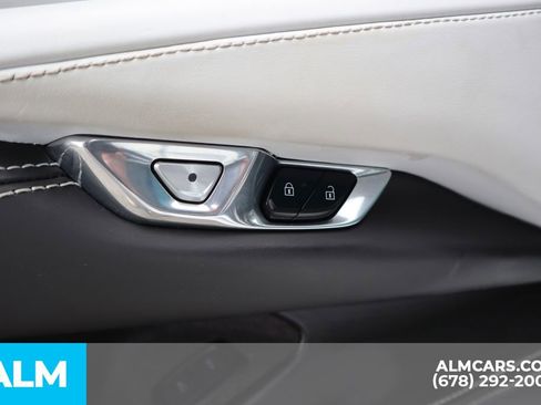 Used 2021 Chevrolet Corvette Stingray w/ Z51 Performance Package image 22