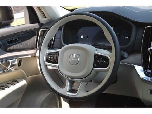 New 2026 Volvo XC90 T8 Ultra w/ Protection Package Premier AWD/4WD image 17