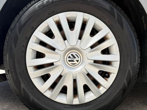 Used 2012 Volkswagen Golf 2-Door image 21