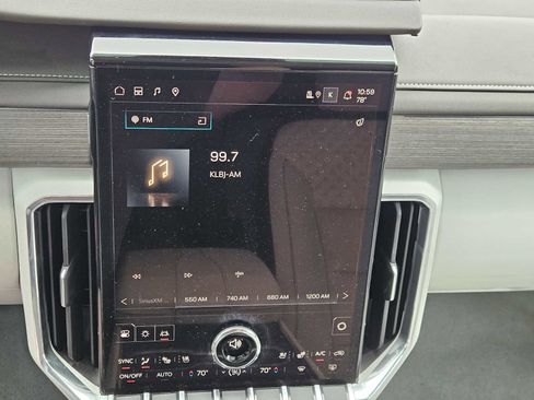 Used 2024 GMC Acadia Denali w/ Super Cruise Package image 16