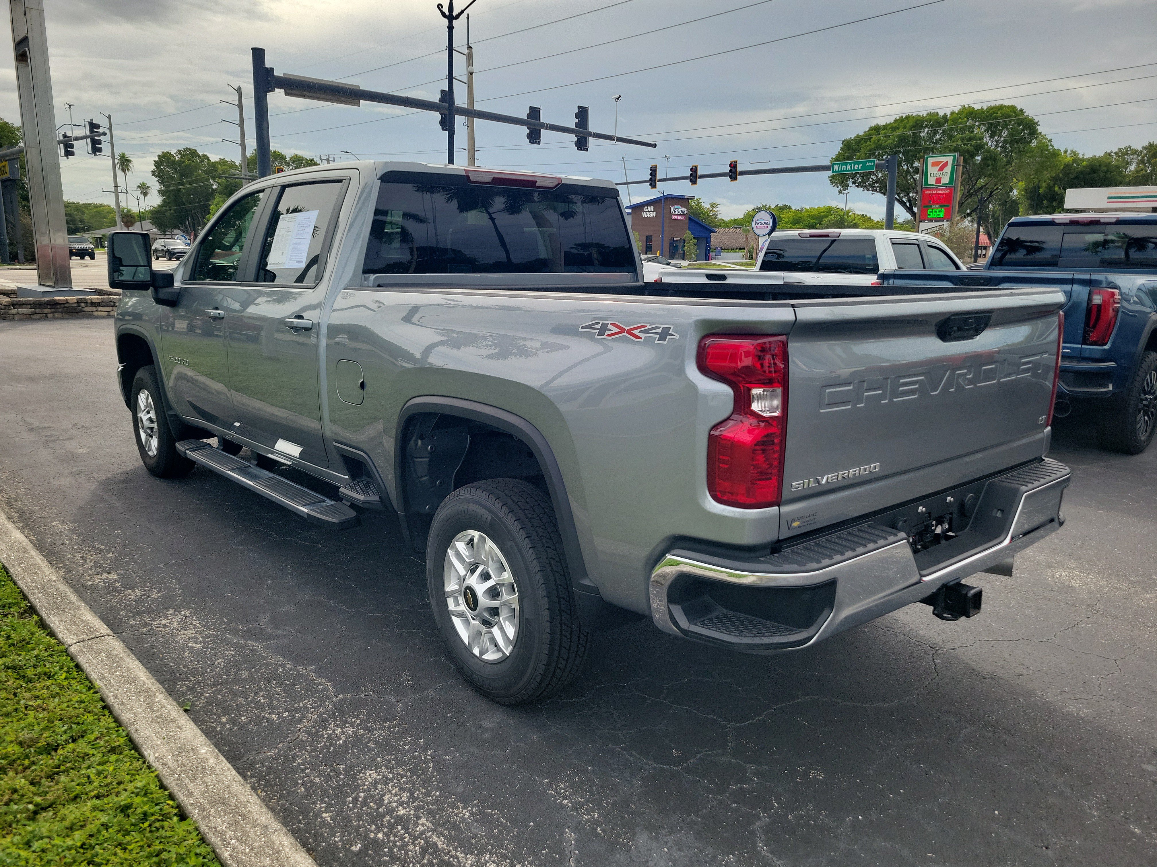Used 2026 Chevrolet Silverado 2500 LT AWD/4WD image 3