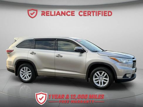 Used 2015 Toyota Highlander LE AWD/4WD image 8