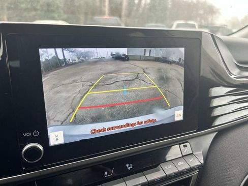 Used 2025 Toyota Camry LE image 20