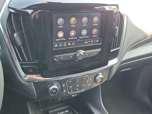 Used 2023 Chevrolet Traverse LT image 8
