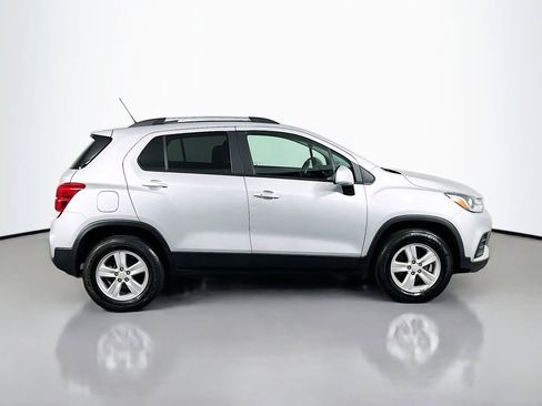 Used 2022 Chevrolet Trax LT w/ Driver Confidence Package AWD/4WD image 4