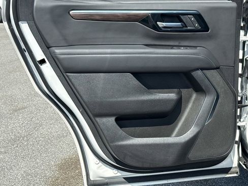 Used 2025 Chevrolet Tahoe Z71 image 21