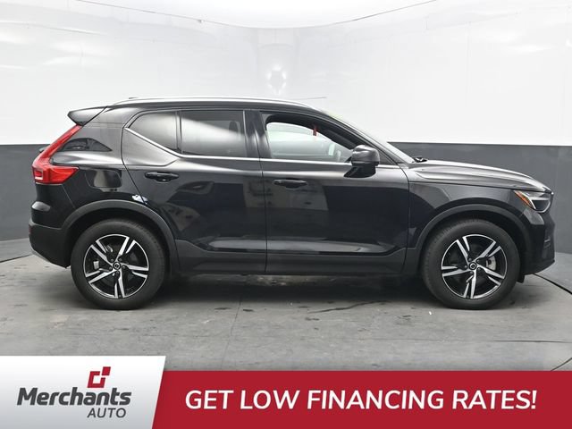 Used 2024 Volvo XC40 B5 Core AWD/4WD image 9