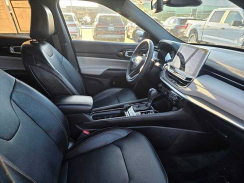 Used 2023 Jeep Compass Limited image 11