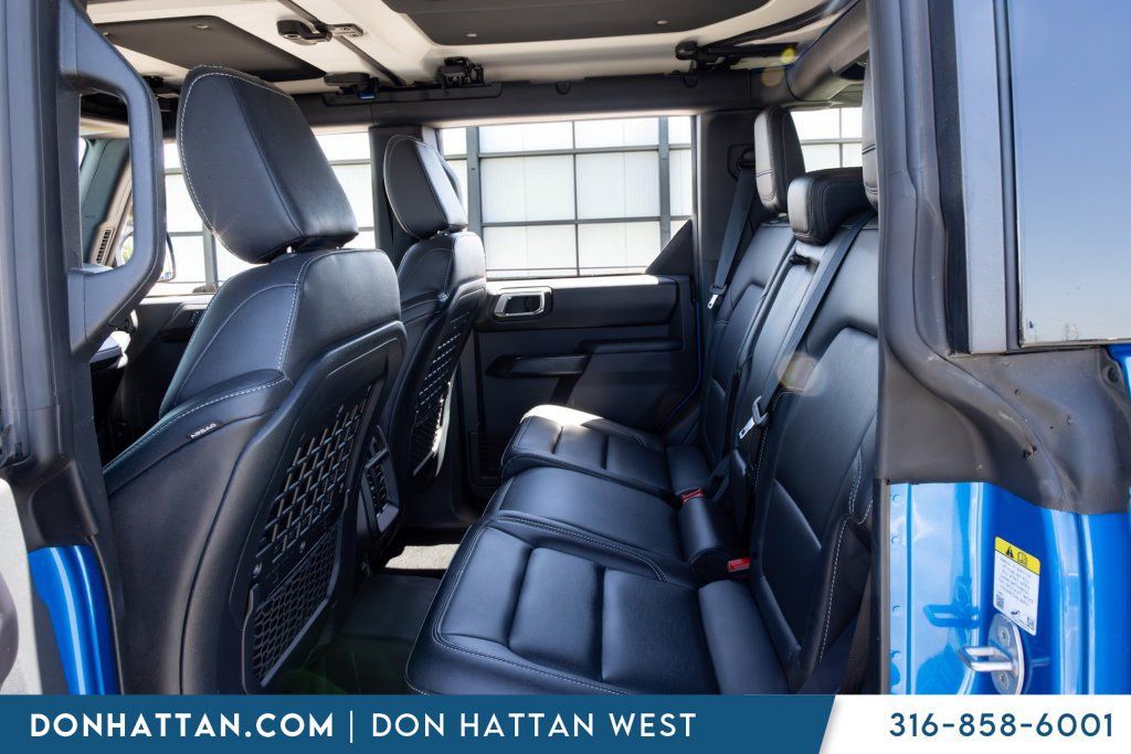 Used 2025 Ford Bronco Badlands AWD/4WD image 16