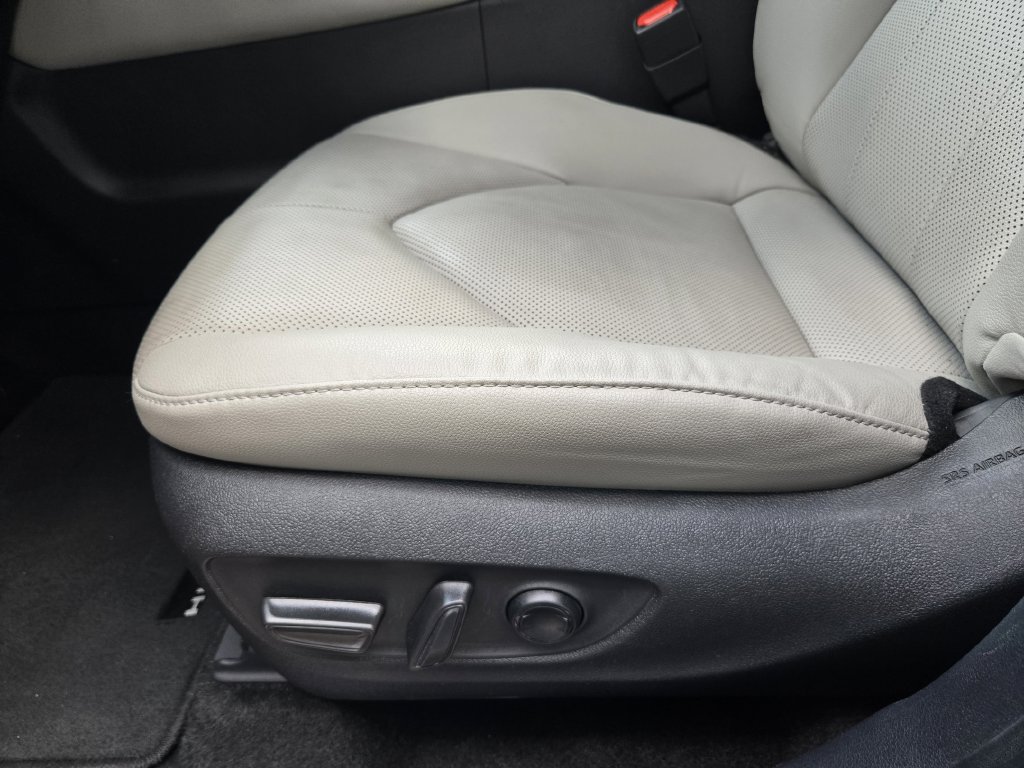 Used 2024 Toyota Grand Highlander AWD image 18