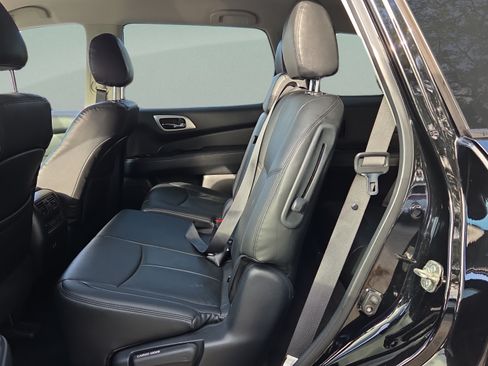 Used 2020 Nissan Pathfinder SV FWD image 10