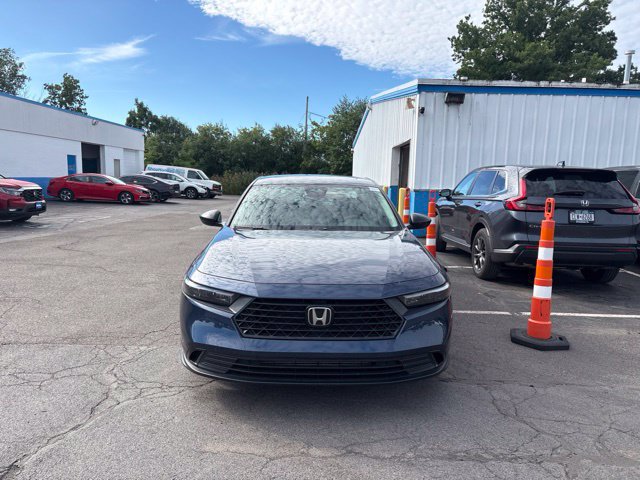 Used 2025 Honda Accord SE image 3