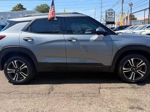 Used 2022 Chevrolet TrailBlazer LT w/ LPO, Trailering Package AWD/4WD image 11