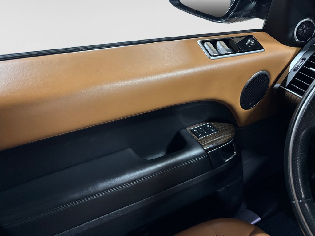 Used 2019 Land Rover Range Rover Sport Supercharged AWD/4WD image 17