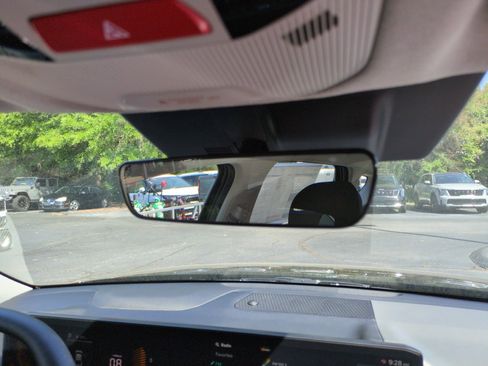 New 2025 Kia K4 FWD image 30