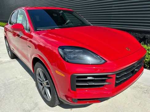 Certified 2025 Porsche Cayenne E-Hybrid AWD/4WD image 10
