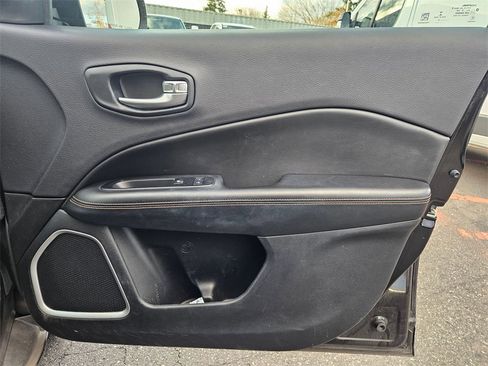 Certified 2018 Jeep Compass Limited image 17