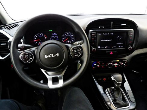 Used 2022 Kia Soul LX w/ Technology Package FWD image 17