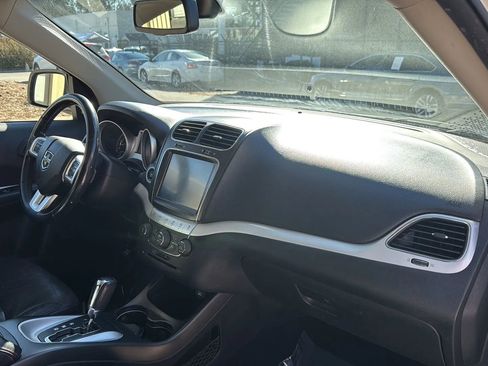 Used 2019 Dodge Journey GT image 26