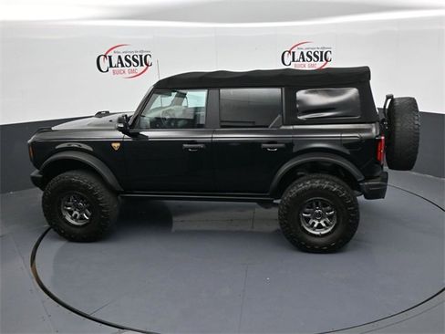 Used 2022 Ford Bronco Badlands image 18