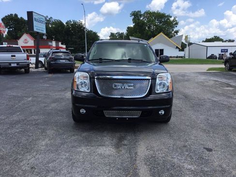 Used 2010 GMC Yukon XL Denali AWD/4WD image 9