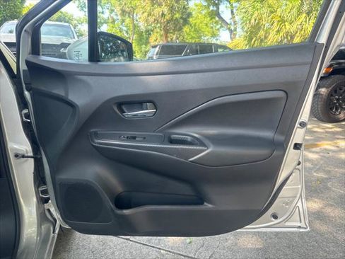 Used 2025 Nissan Versa SV FWD image 21