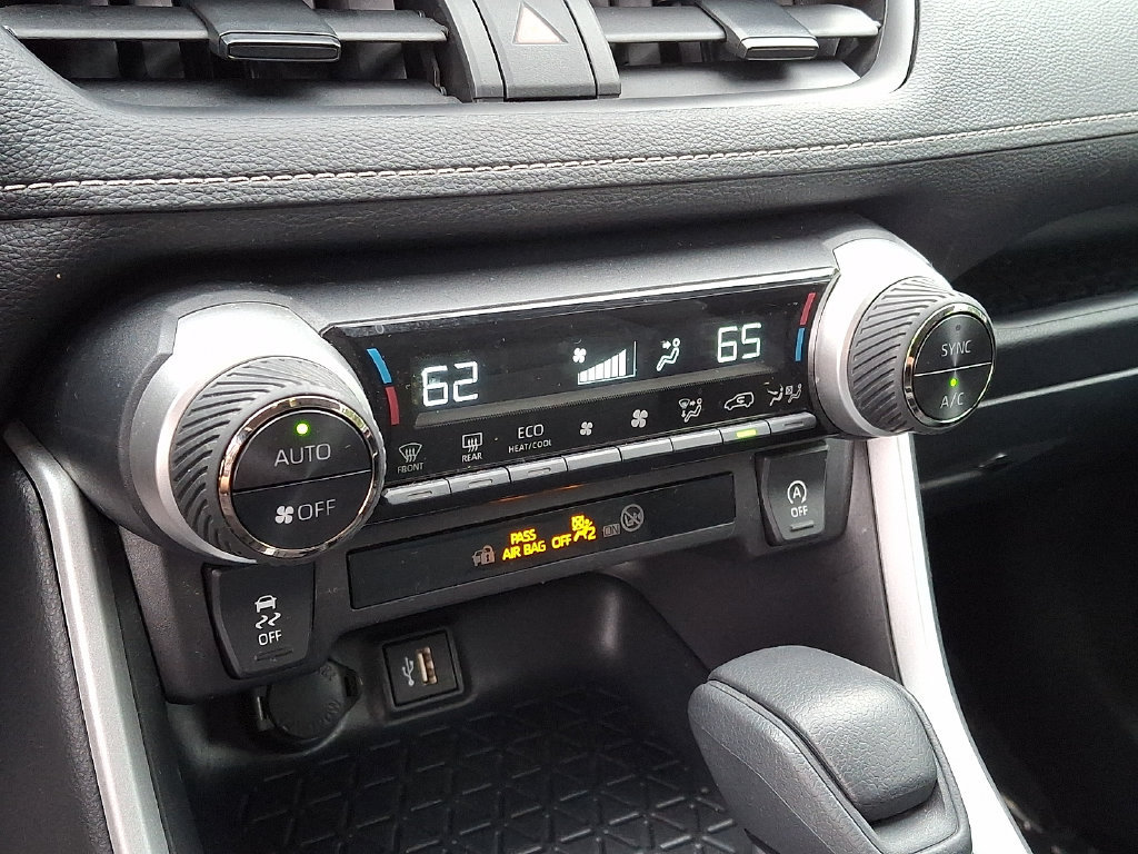 Certified 2025 Toyota RAV4 XLE AWD/4WD image 18