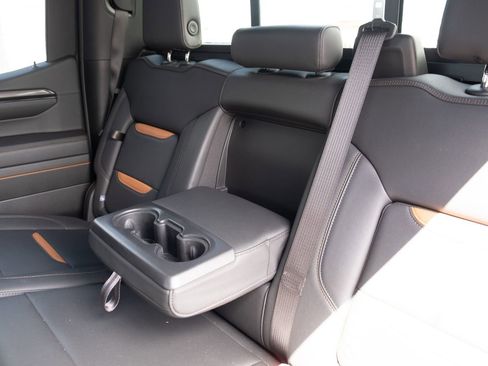Used 2024 GMC Sierra 1500 AT4 w/ Technology Package AWD/4WD image 22