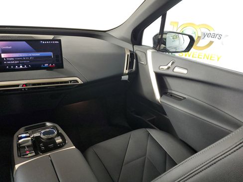 New 2026 BMW iX xDrive60 image 23