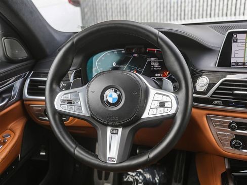 Certified 2022 BMW 750i xDrive w/ Autobahn Package AWD/4WD image 12