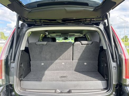 Used 2016 Cadillac Escalade Luxury AWD/4WD image 17