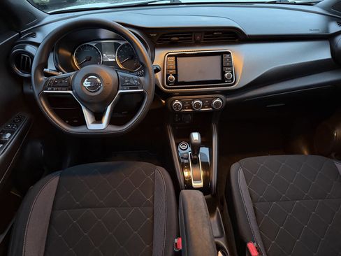 Used 2018 Nissan Kicks S image 17