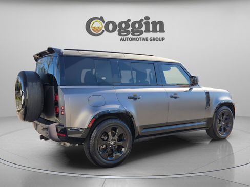Used 2024 Land Rover Defender 110 X-Dynamic SE image 6