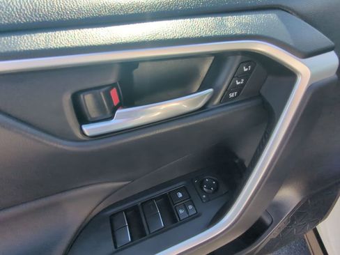 Used 2021 Toyota RAV4 XLE Premium AWD/4WD image 13