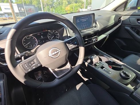 Used 2026 Nissan Rogue SV AWD/4WD image 17