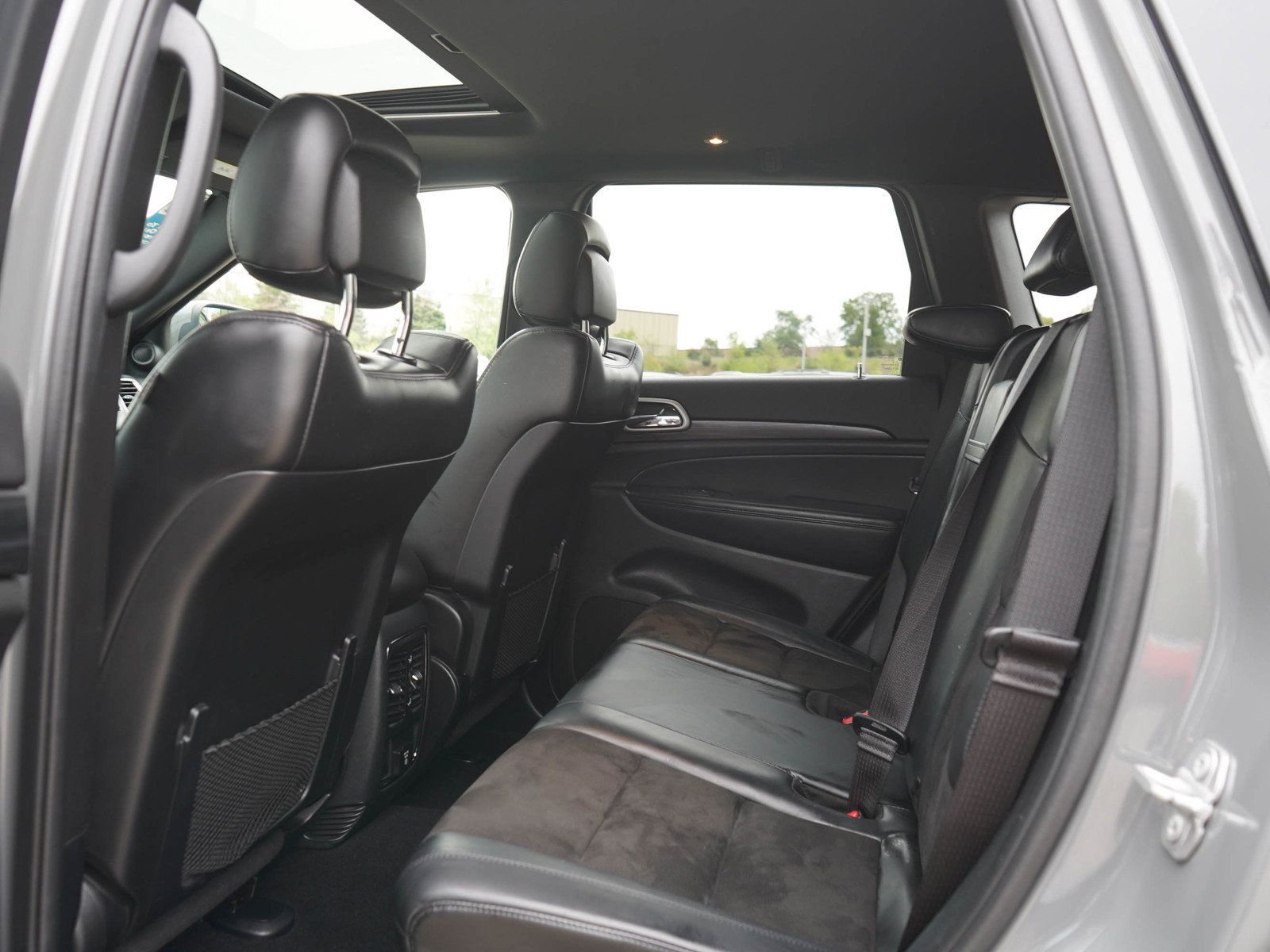 Used 2020 Jeep Grand Cherokee Altitude AWD/4WD image 15
