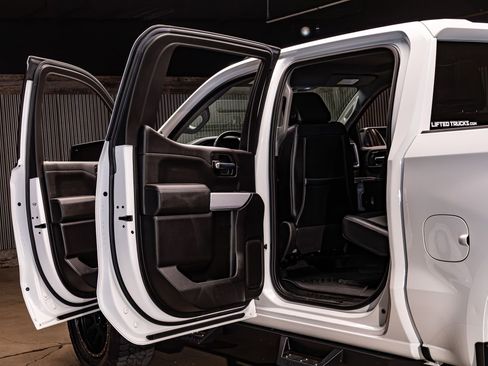 Used 2022 Chevrolet Silverado 1500 RST w/ LPO, Blackout Package image 26