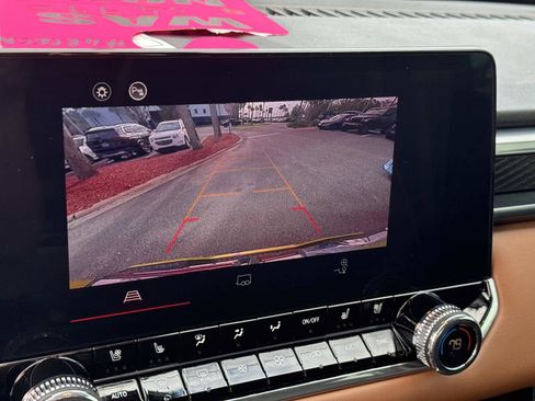 Used 2024 GMC Canyon AT4 w/ AT4 Premium Package image 27