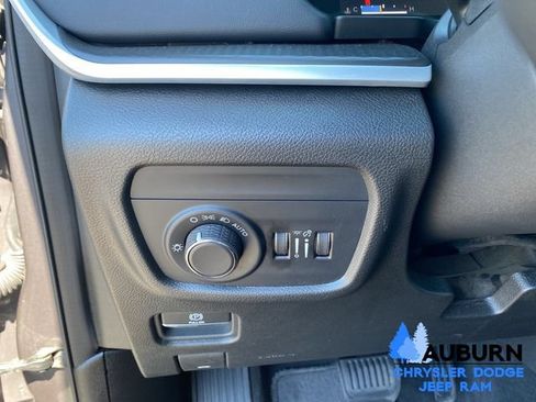 Used 2024 Jeep Grand Cherokee L Laredo w/ Trailer Tow Package AWD/4WD image 34