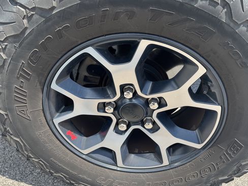 Used 2019 Jeep Wrangler Unlimited Rubicon w/ Advanced Safety Group AWD/4WD image 16