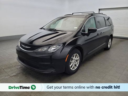 Used 2021 Chrysler Voyager Lxi FWD image 1