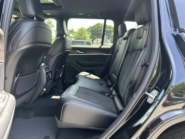 New 2026 Jeep Grand Cherokee Altitude AWD/4WD image 5