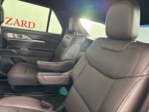 New 2026 Ford Explorer Platinum image 18