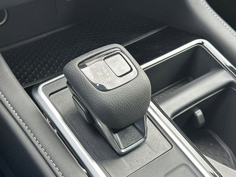 New 2025 Nissan Pathfinder SV w/ Black Appearance Package image 19