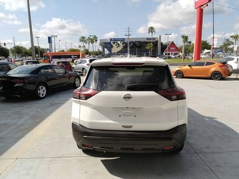 Used 2021 Nissan Rogue S FWD image 4