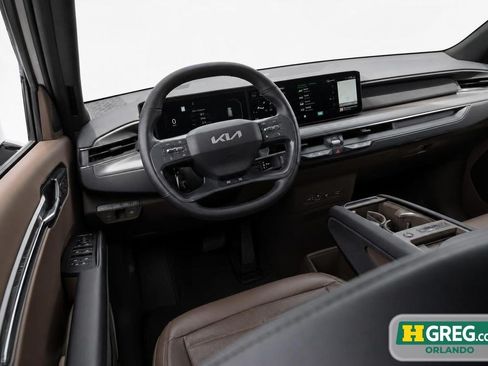 Used 2024 Kia EV9 Land AWD/4WD image 10