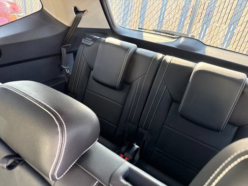 Used 2023 Volkswagen Atlas Cross Sport SEL AWD/4WD image 9